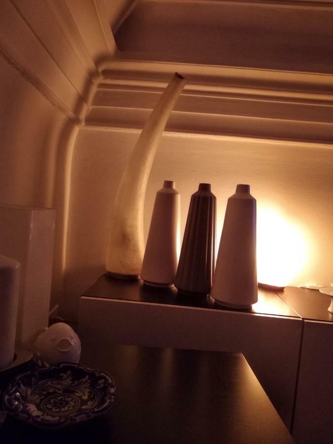 קטאניה Suite Il Letto Sotto Il Tetto מראה חיצוני תמונה